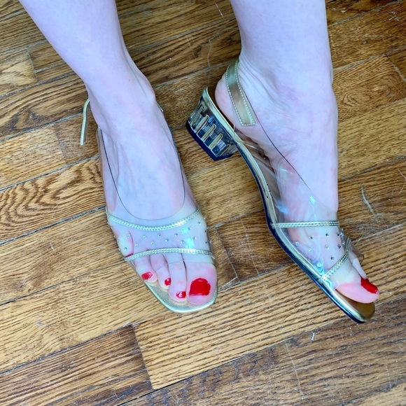 Vintage Clear & Gold PVC Lucite Block Heel Sandals - Picture 8 of 8